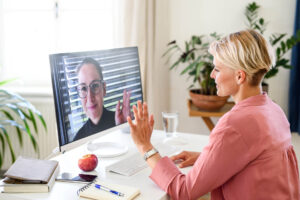 Psycholog online – kiedy warto skorzystać z konsultacji? MedConcept poradnia psychologiczna Lublin